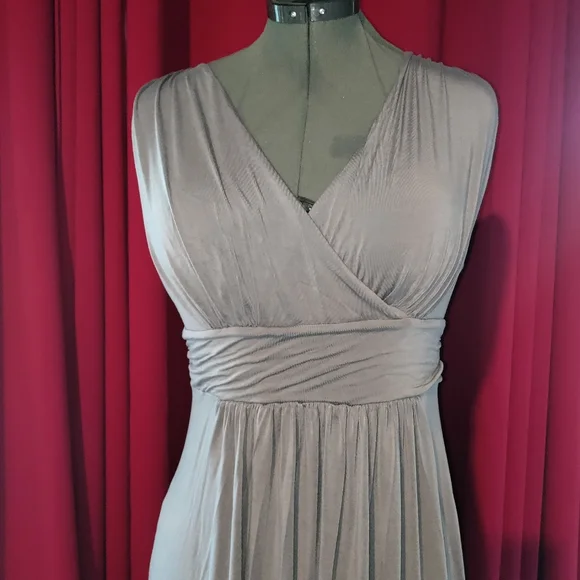 Monroe & Main embroidered midi dress - Picture 6 of 8